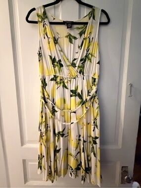 Papillon Lemon Print Tie Waist Dress Size M